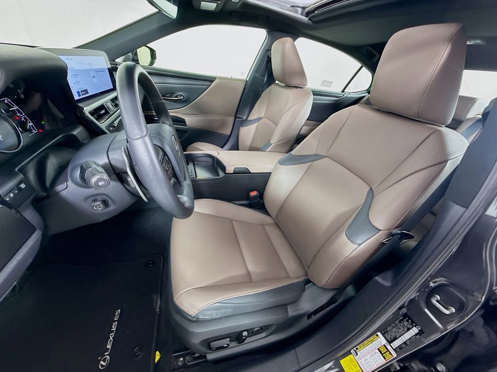 Certified 2025 Lexus ES 300h w/ Premium Package image 21
