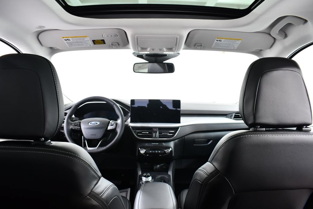 New 2025 Ford Escape SE w/ PHEV Premium Package FWD image 17