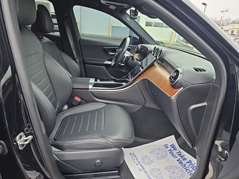 Used 2024 Mercedes-Benz GLC 300 4MATIC image 31