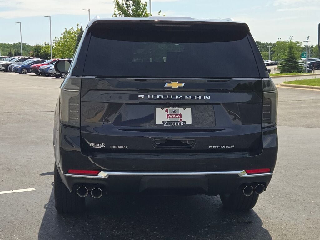 Used 2026 Chevrolet Suburban Premier AWD/4WD image 15