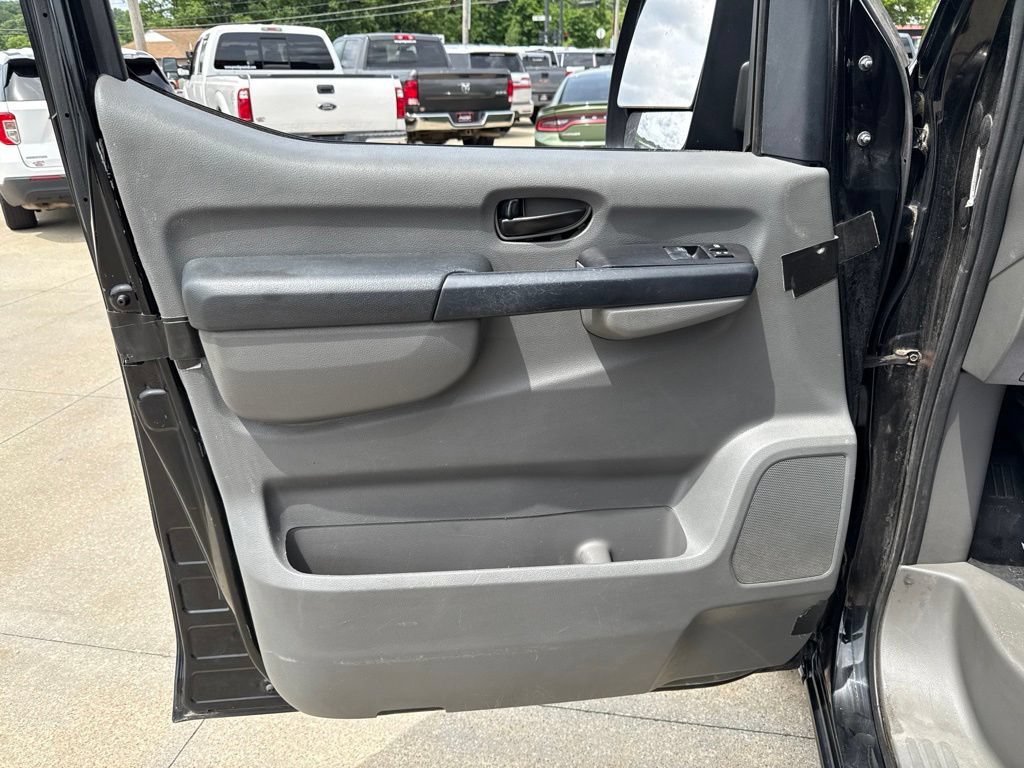 Used 2013 Nissan NV 2500 SV w/ Side Curtain Airbag Pkg RWD image 21