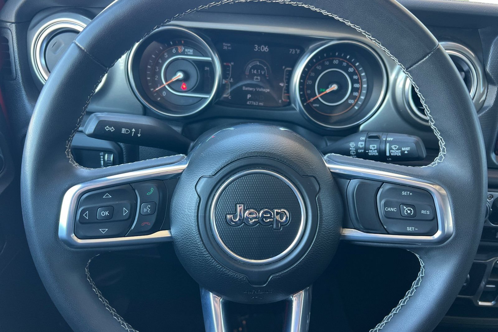 Used 2023 Jeep Wrangler Unlimited Sahara AWD/4WD image 25