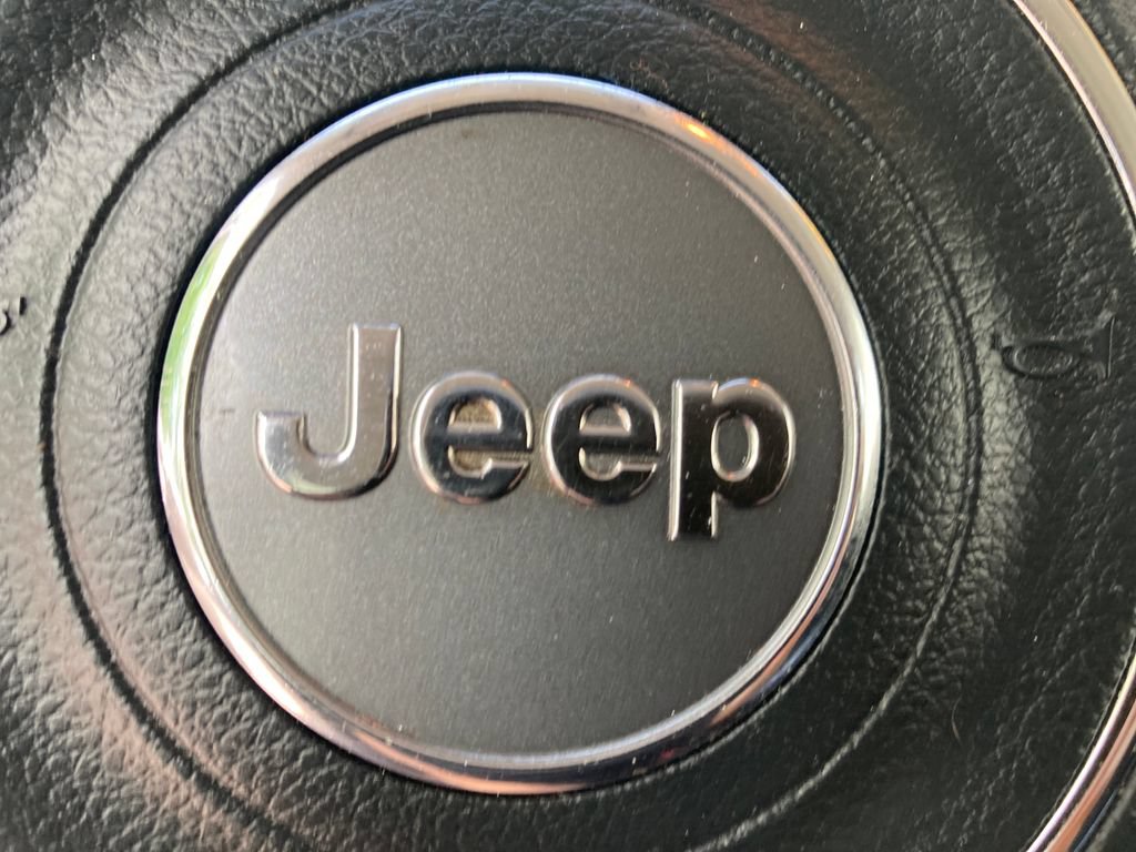 Used 2019 Jeep Renegade Latitude w/ Cold Weather Group AWD/4WD image 28