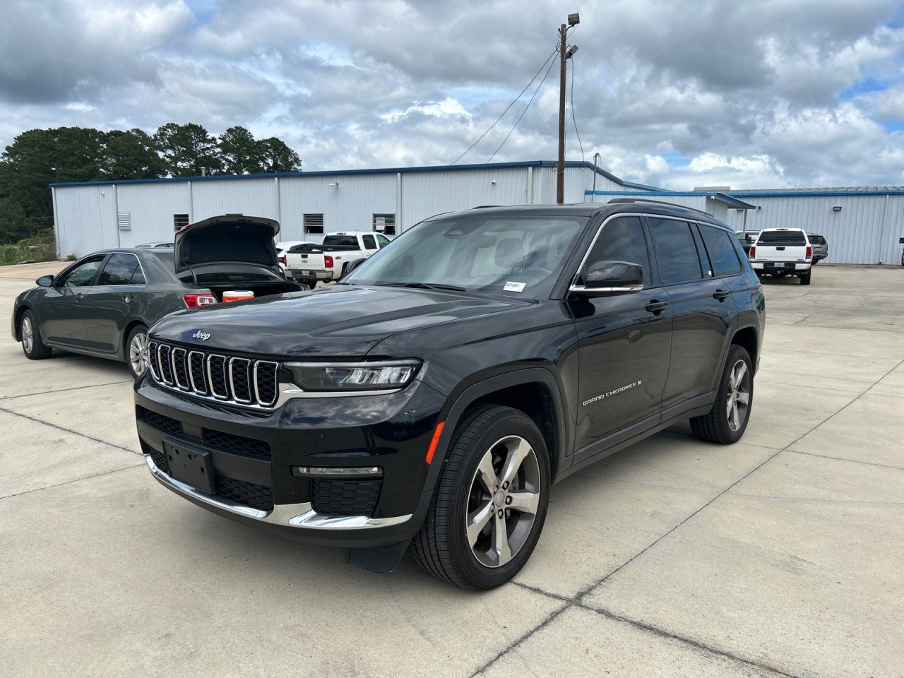Used 2021 Jeep Grand Cherokee L Limited AWD/4WD video 1