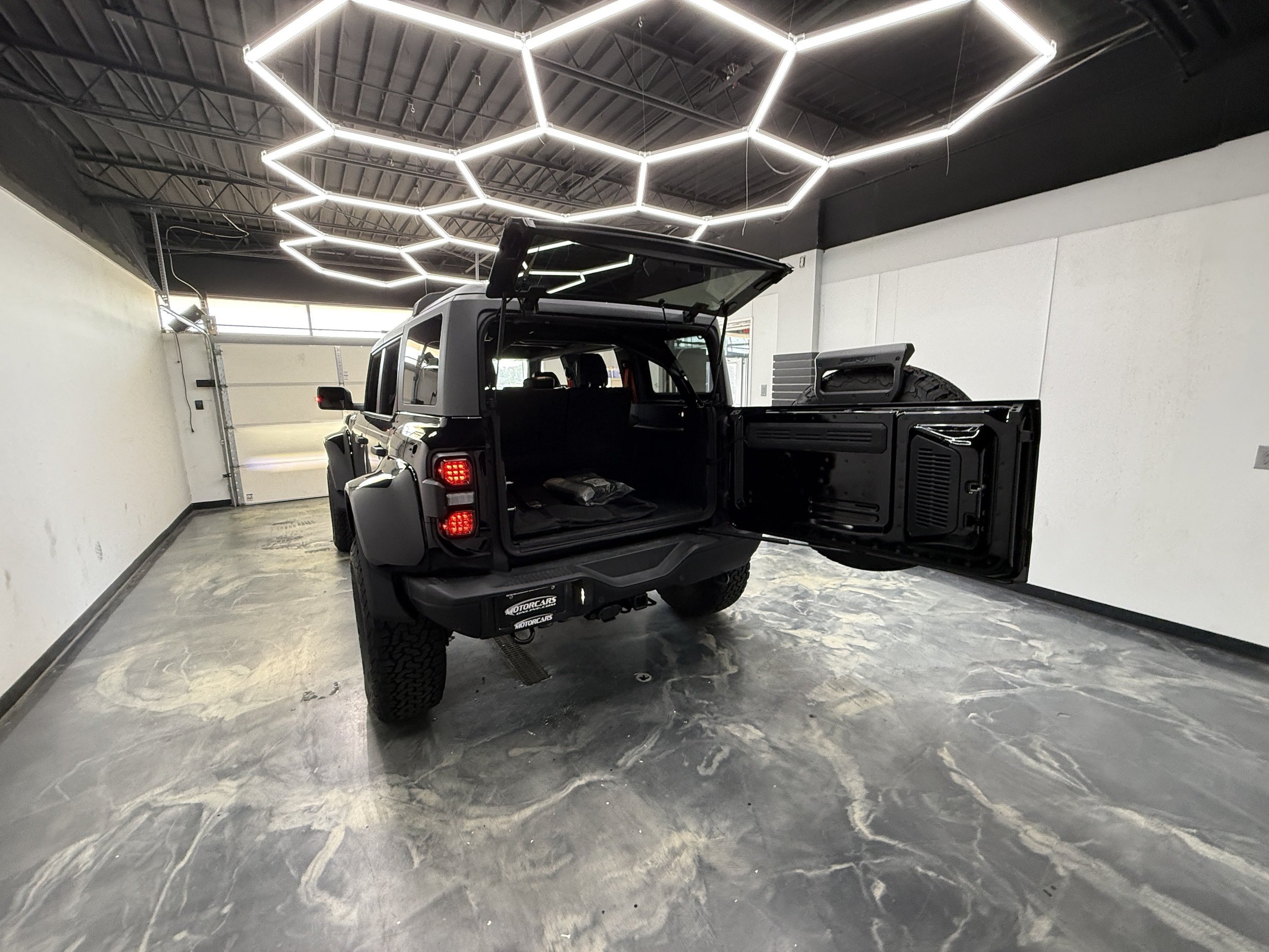 Used 2024 Ford Bronco Raptor w/ Interior Carbon Fibre Pack AWD/4WD image 10