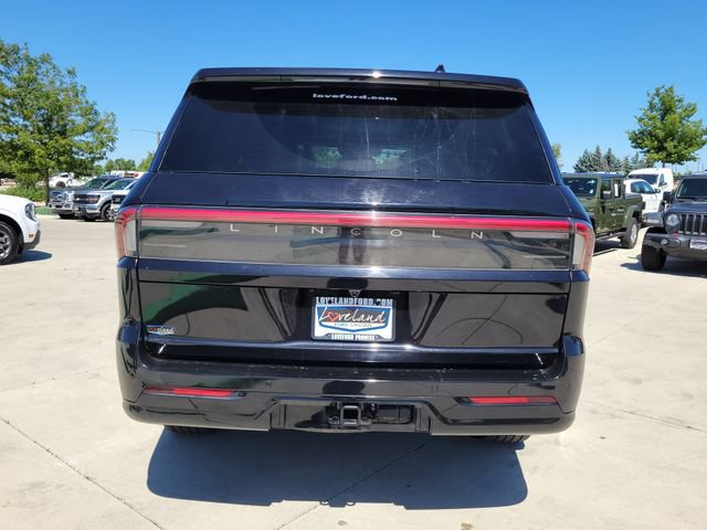 Certified 2025 Lincoln Navigator Reserve AWD/4WD image 12