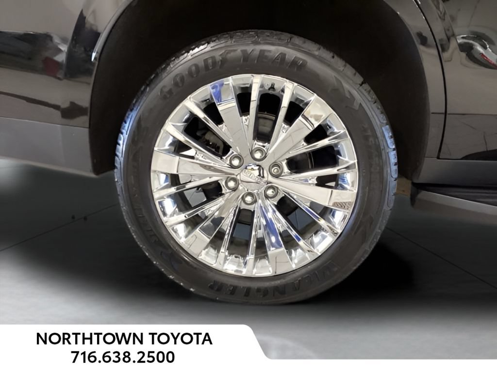 Used 2023 GMC Yukon SLE w/ Gmc Pro Safety Plus Package AWD/4WD image 25