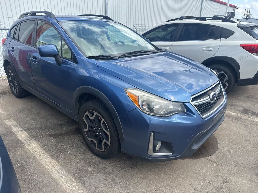 Used 2016 Subaru Crosstrek 2.0i Premium image 3