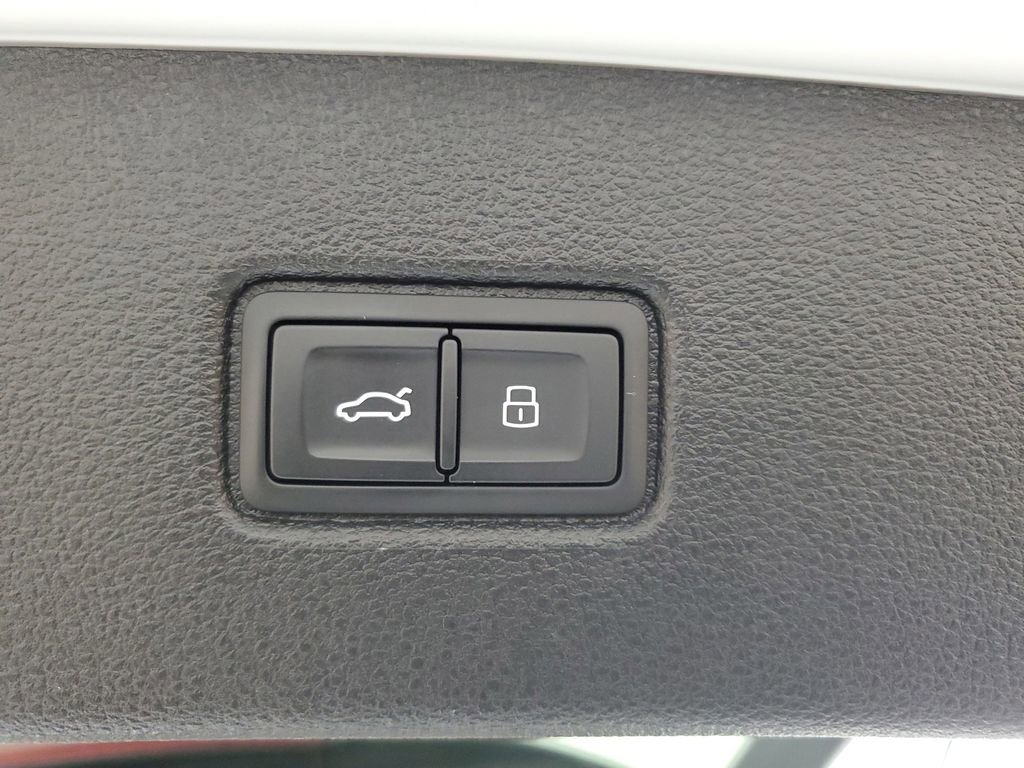 Used 2025 Audi Q7 3.0T Premium w/ Convenience Package AWD/4WD image 9