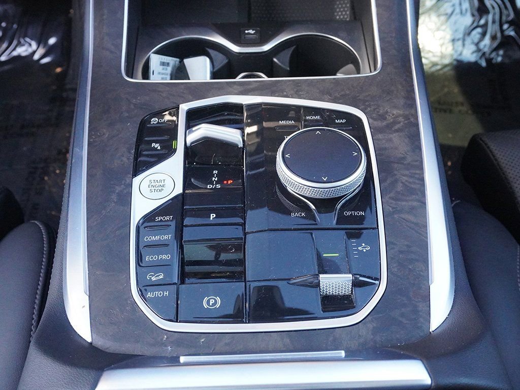 Used 2025 BMW X7 xDrive40i w/ Premium Package image 59
