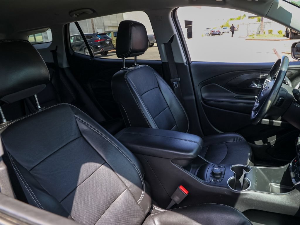 Used 2022 GMC Terrain SLT FWD image 21