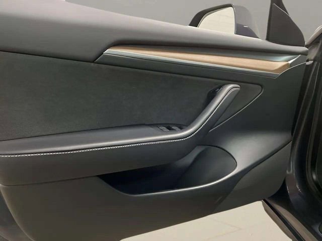 Used 2023 Tesla Model 3 Standard Range image 15