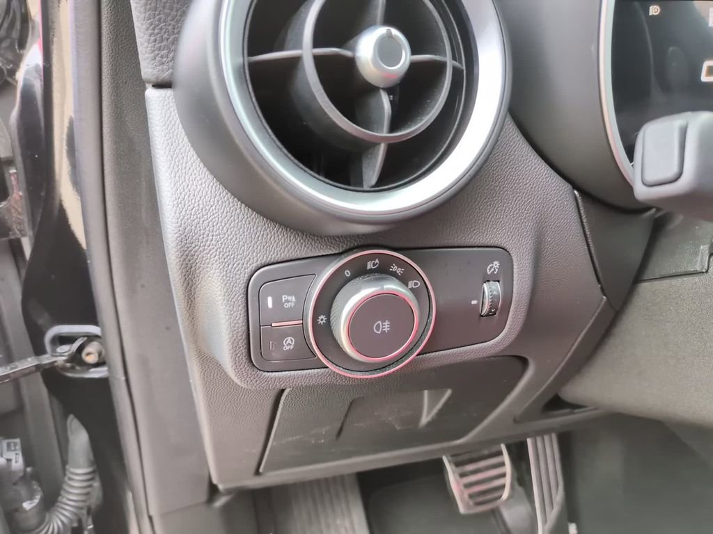 Used 2024 Alfa Romeo Stelvio Veloce image 25