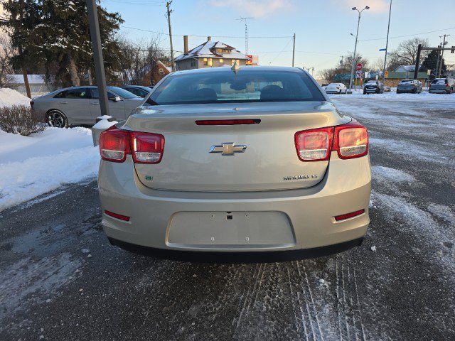 Used 2015 Chevrolet Malibu LT w/ Power Convenience Package FWD image 7
