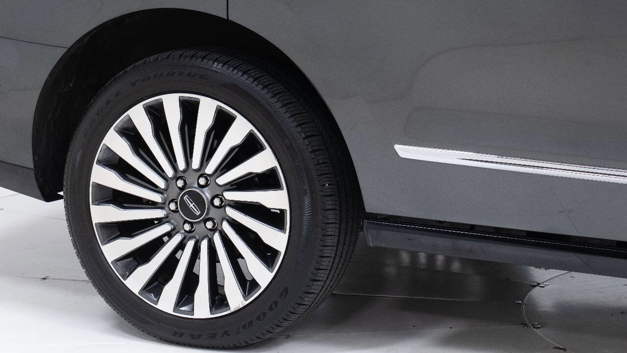 Used 2018 Lincoln Navigator Reserve w/ Technology Package image 90