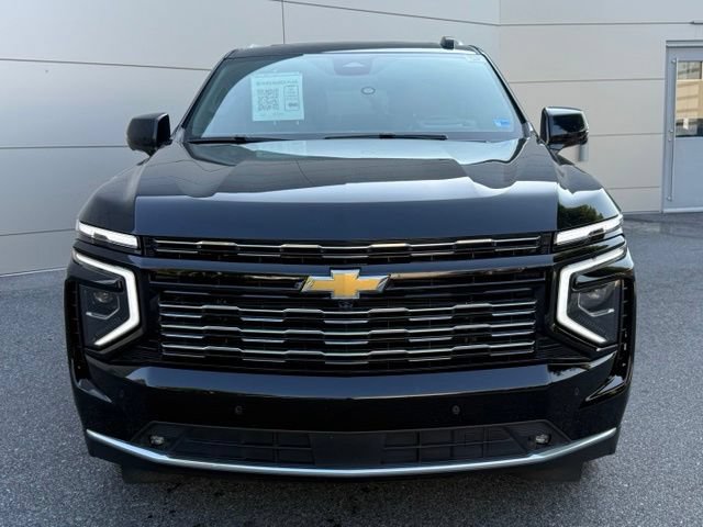 Used 2025 Chevrolet Tahoe High Country AWD/4WD image 4