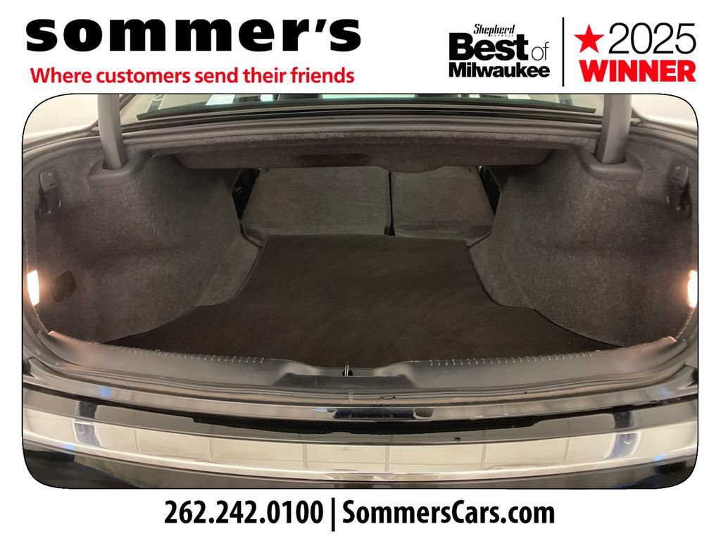 Used 2019 Chrysler 300 Limited w/ Safetytec Plus Group AWD/4WD image 29