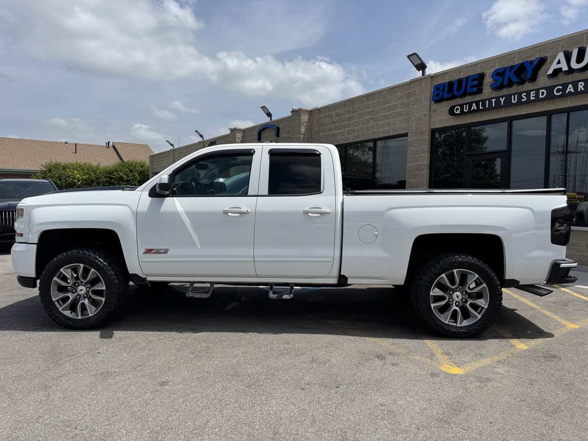 Used 2018 Chevrolet Silverado 1500 LT w/ All Star Edition AWD/4WD image 8