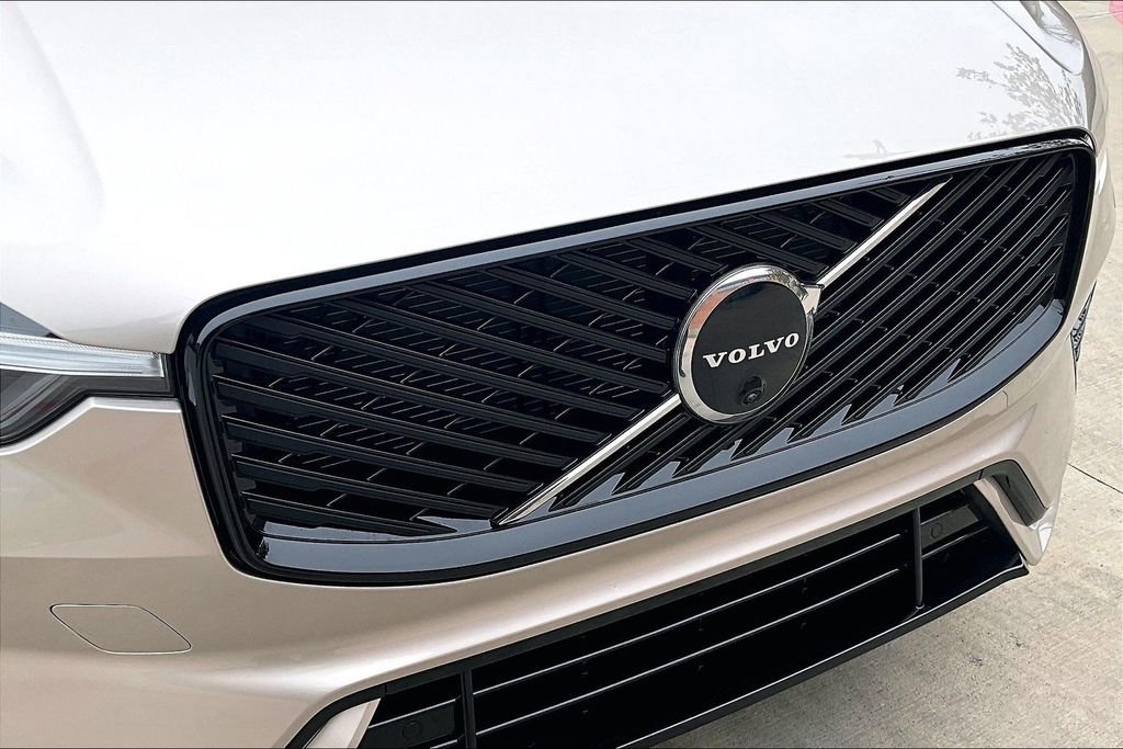 New 2026 Volvo XC60 B5 Plus w/ Protection Package Premier AWD/4WD image 41
