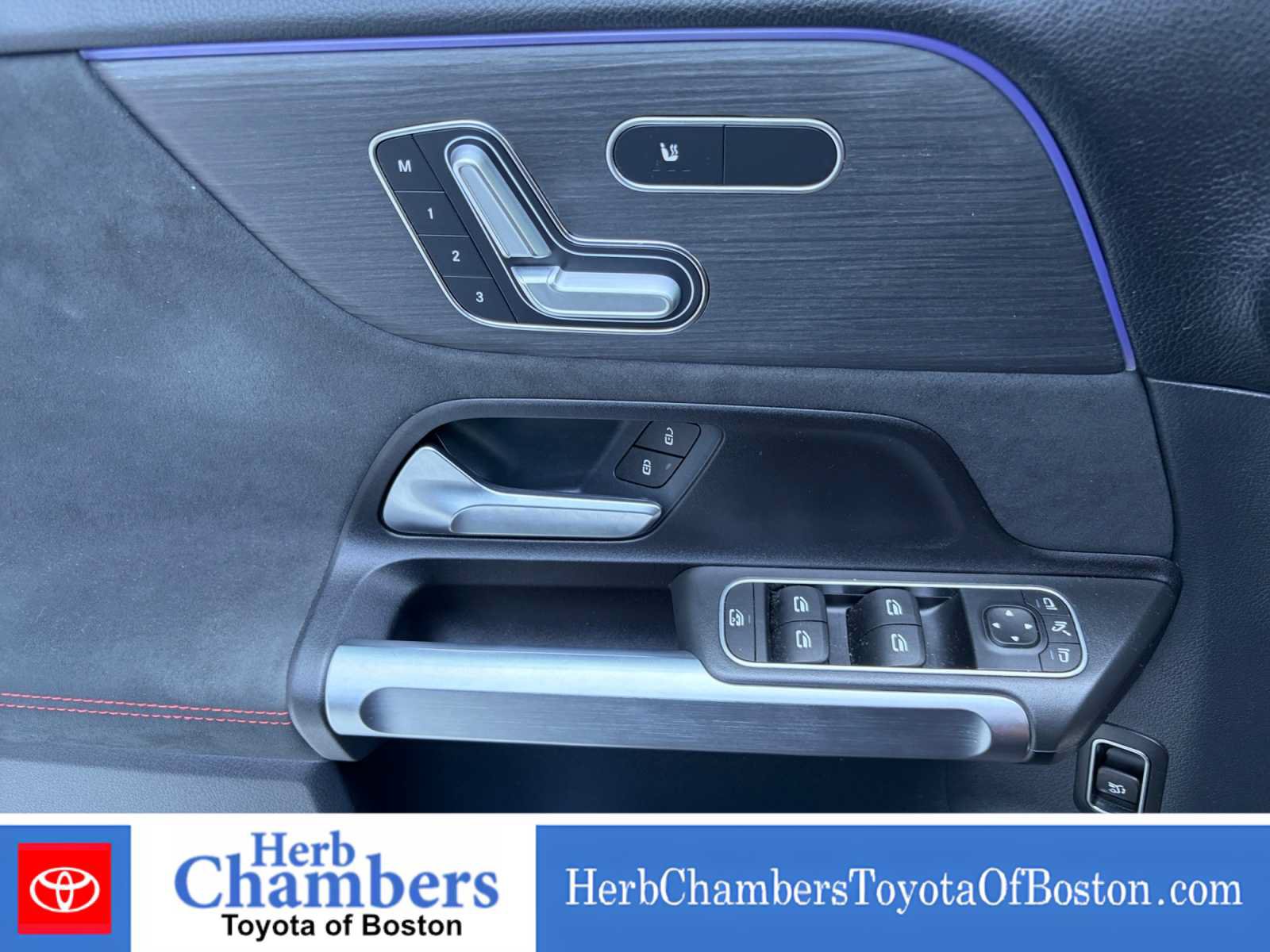 Used 2022 Mercedes-Benz GLB 250 4MATIC image 15