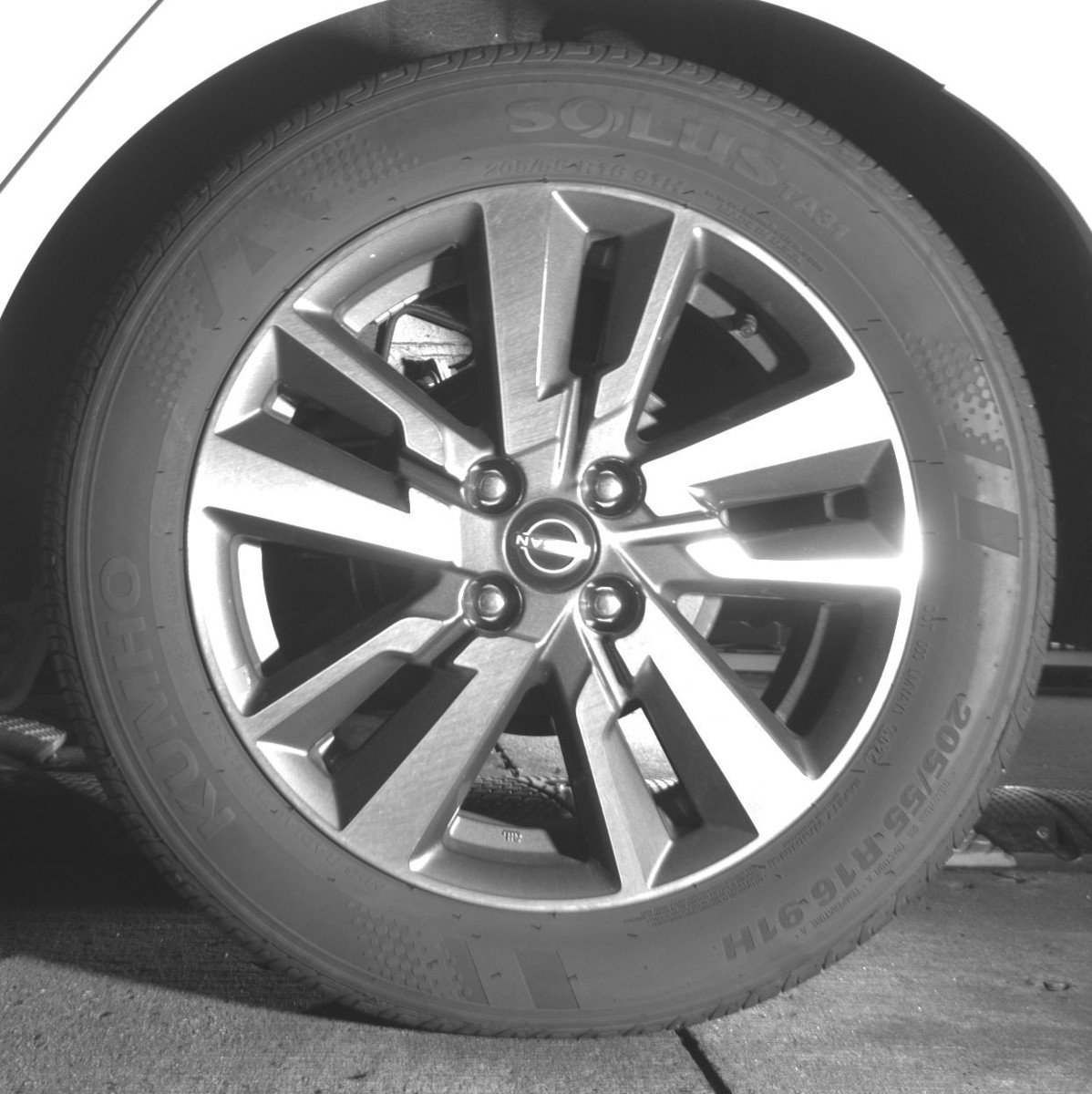 Used 2025 Nissan Versa SV FWD image 14