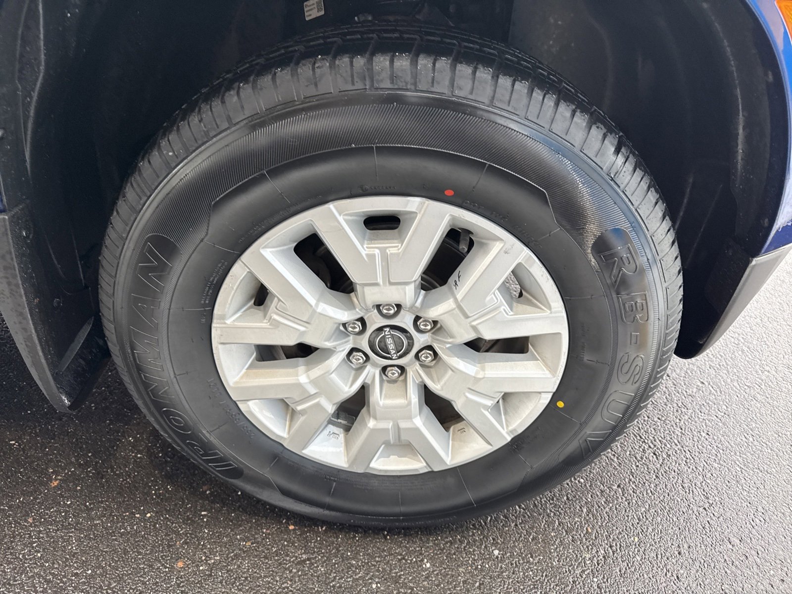 Used 2022 Nissan Frontier SV image 12