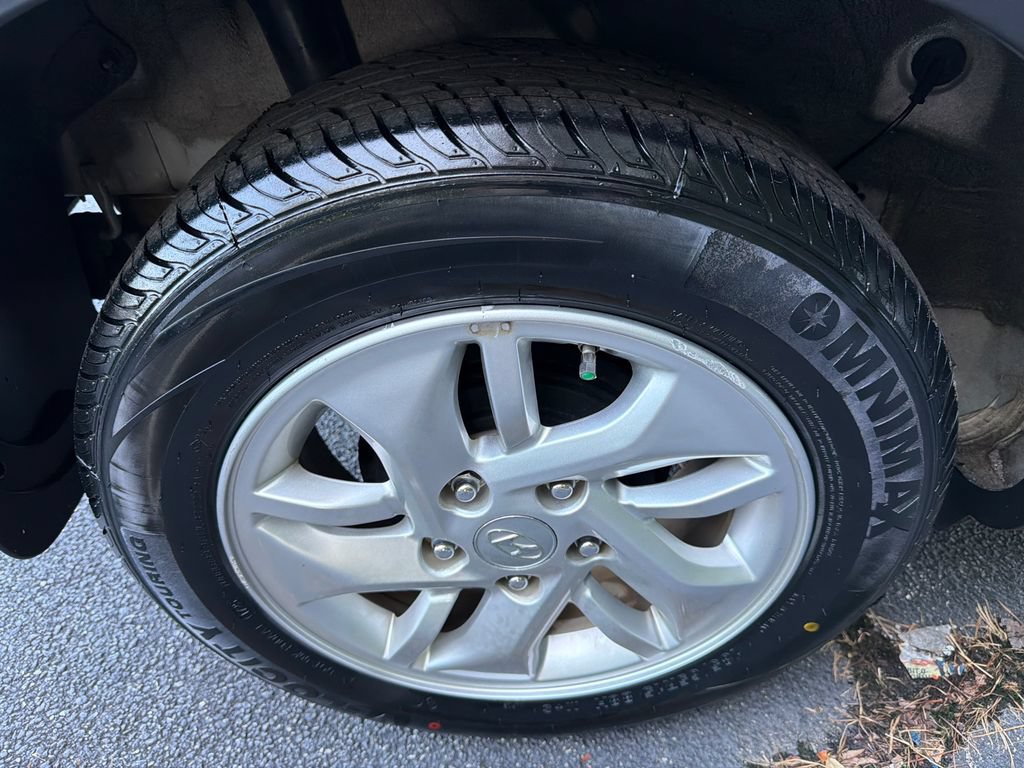 Used 2021 Hyundai Venue SE FWD image 17