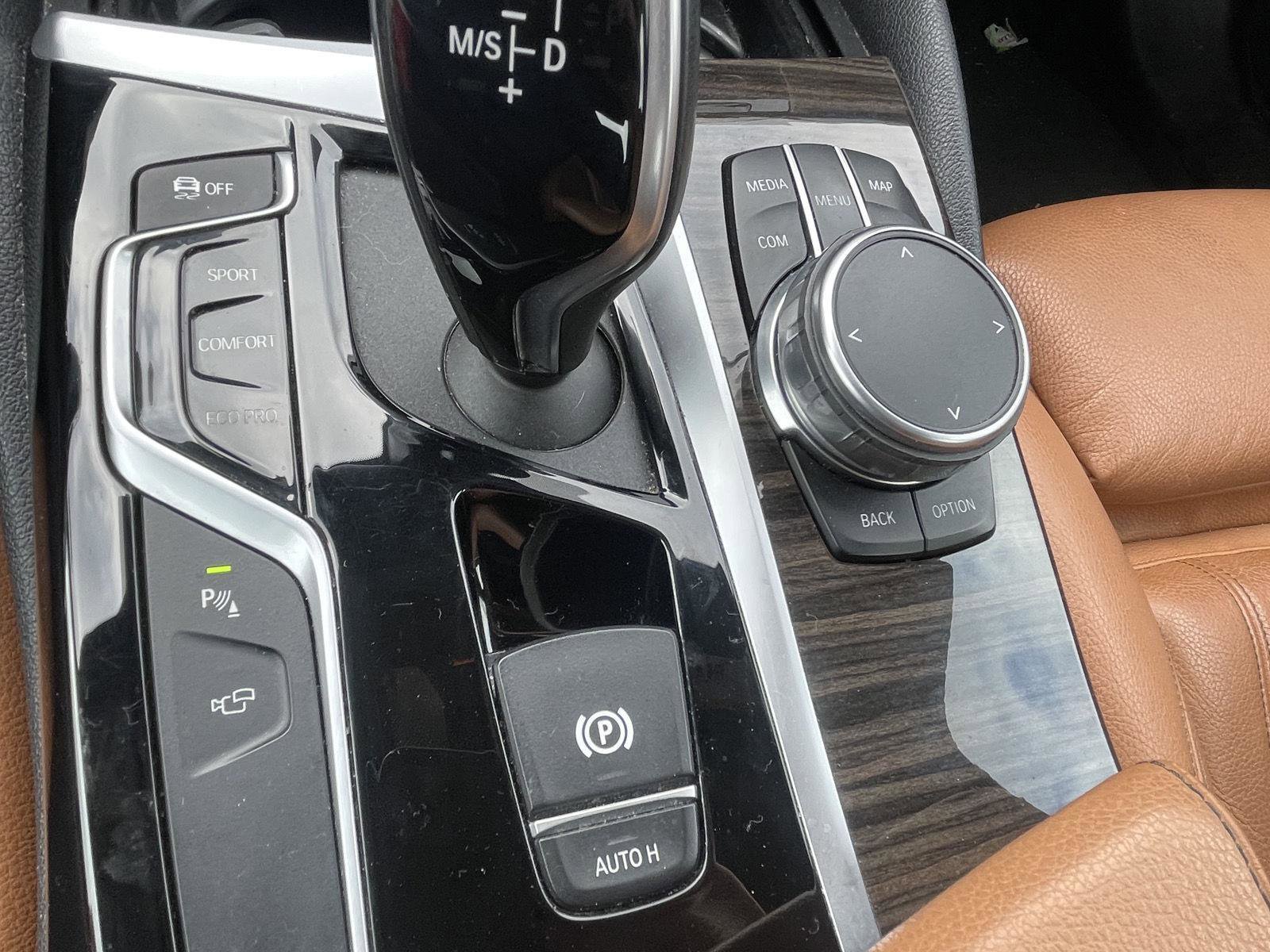 Used 2019 BMW 540i xDrive w/ Premium Package image 17