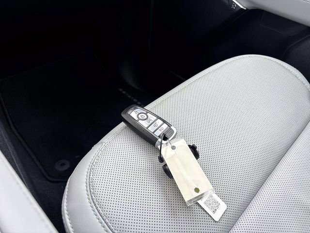 Used 2025 Ford Expedition Max Platinum image 30