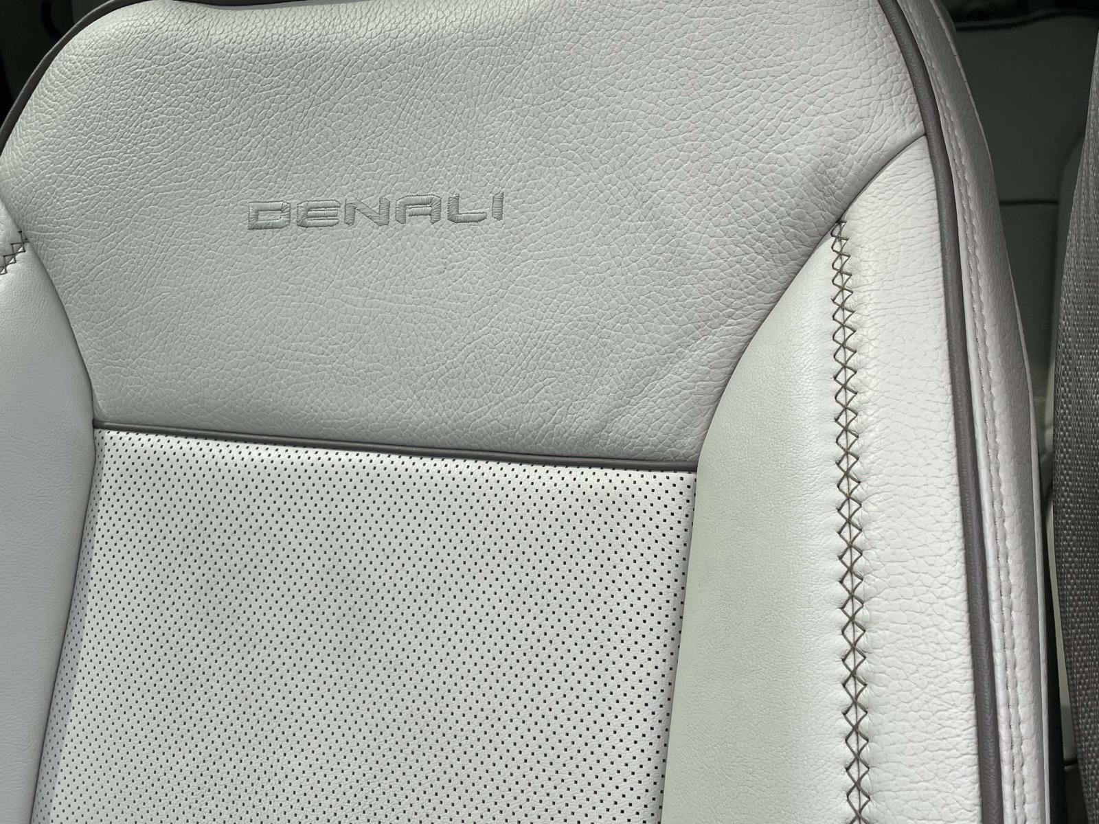 Used 2021 GMC Yukon Denali w/ Denali Premium Package RWD image 19