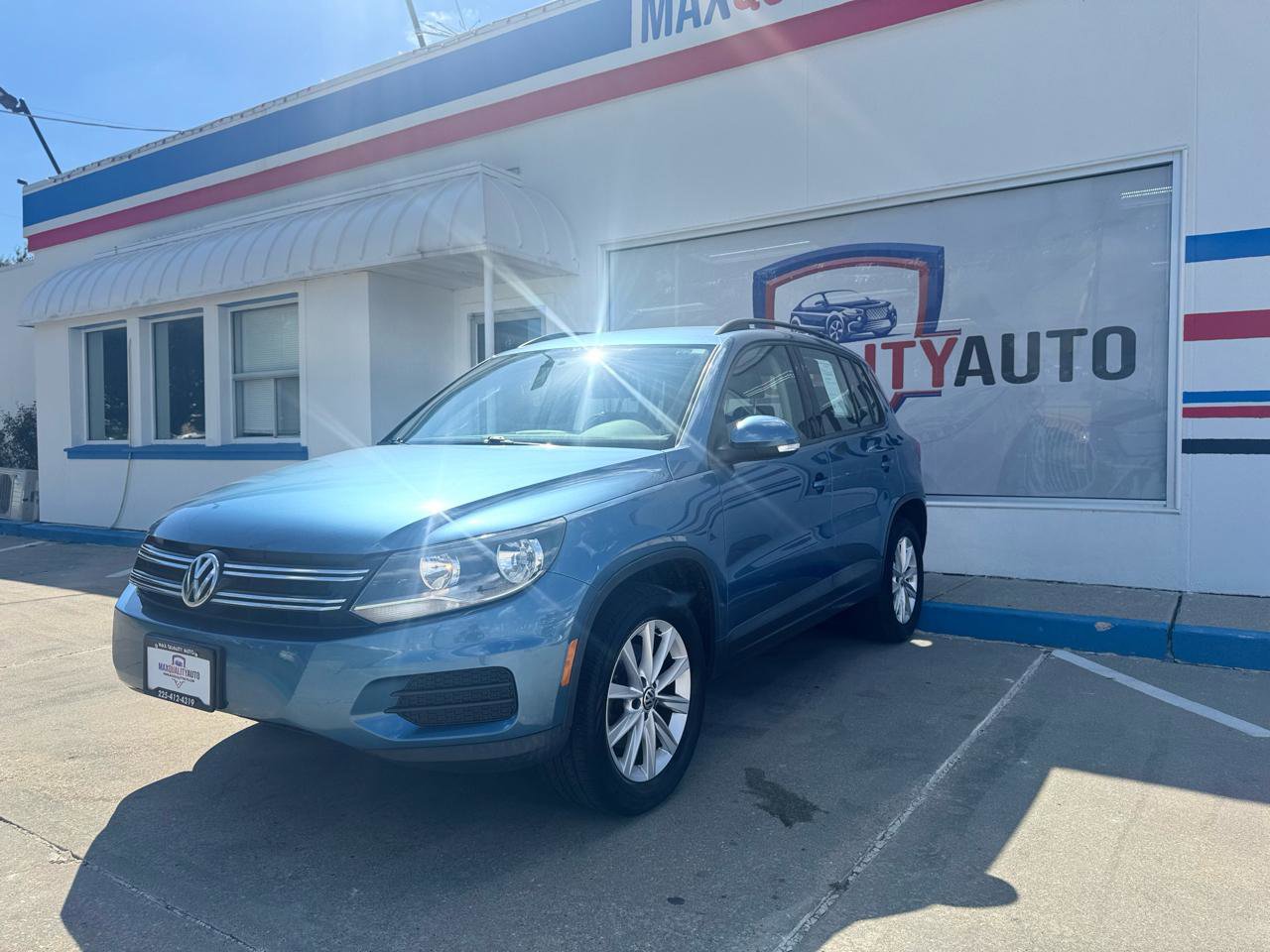 Used 2017 Volkswagen Tiguan Limited w/ Premium Package image 8