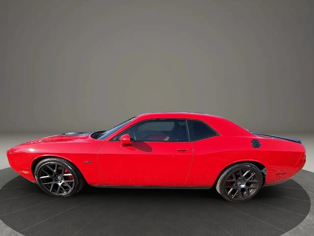 Used 2016 Dodge Challenger R/T Plus RWD image 8