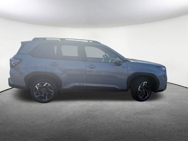 Used 2025 Subaru Forester Premium image 17