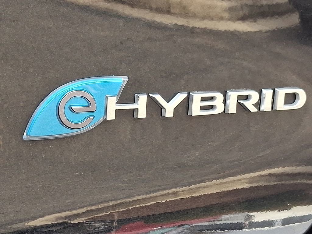 Used 2023 Chrysler Pacifica Touring-L image 34