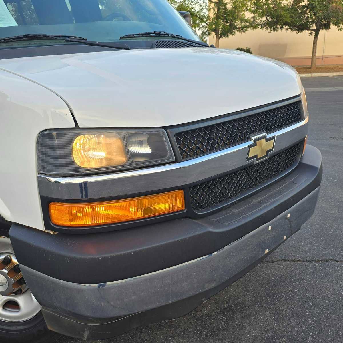 Used 2020 Chevrolet Express 3500 LT w/ LT Preferred Equipment Group image 9