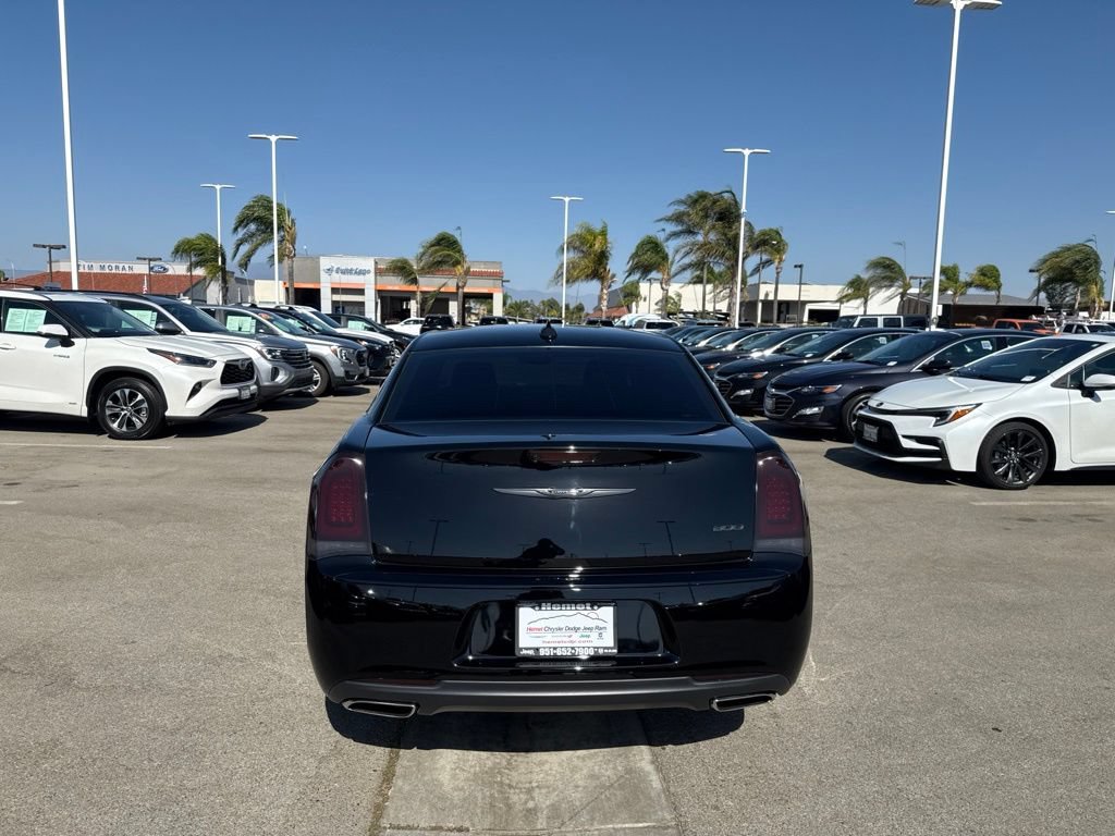Used 2023 Chrysler 300 Touring w/ Sport Appearance Package RWD image 7