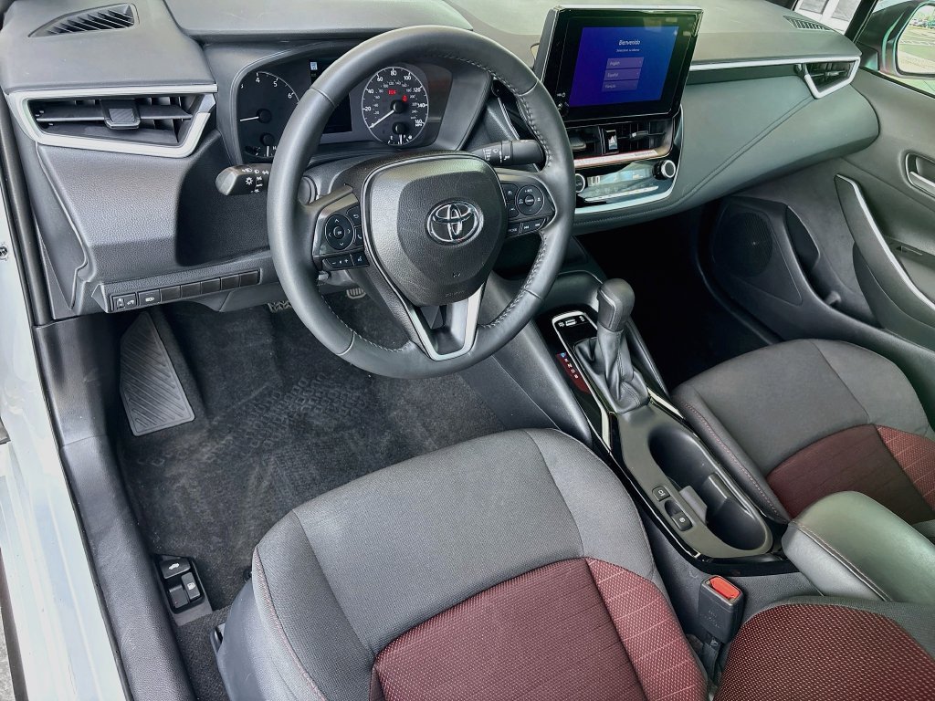 Certified 2025 Toyota Corolla SE FWD image 9