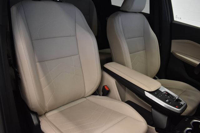 Used 2025 BMW X1 xDrive28i w/ Convenience Package AWD/4WD image 6