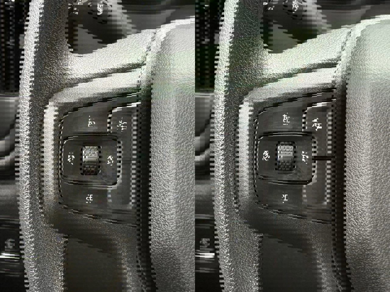 Used 2024 Chevrolet Silverado 1500 Custom image 13