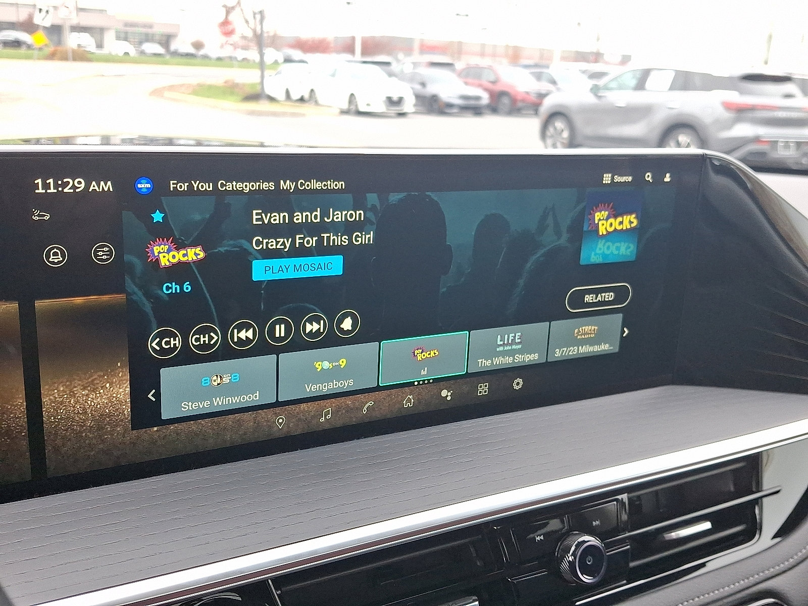 Certified 2025 INFINITI QX80 Sensory image 18