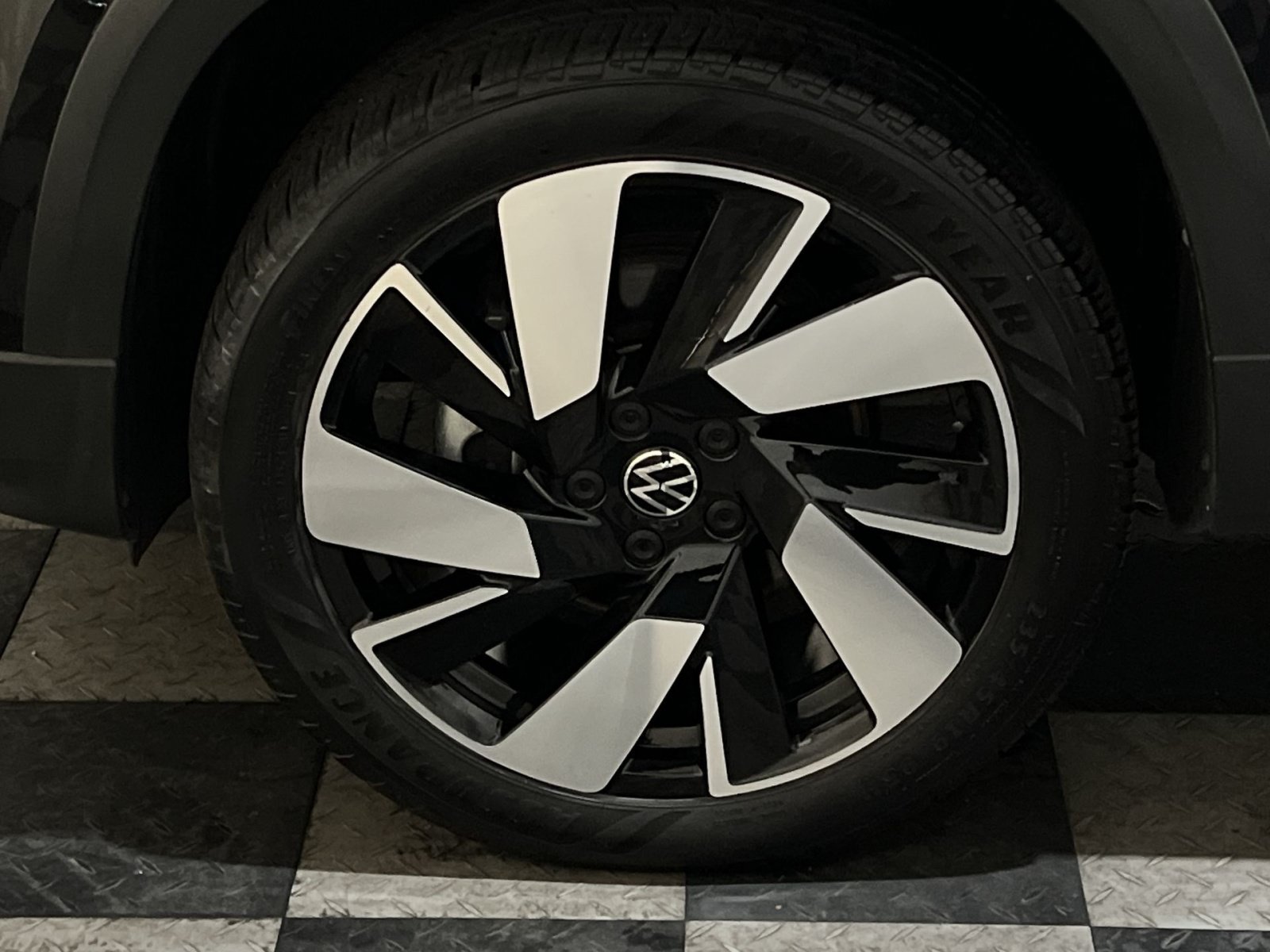 Used 2024 Volkswagen Taos SEL AWD/4WD image 17