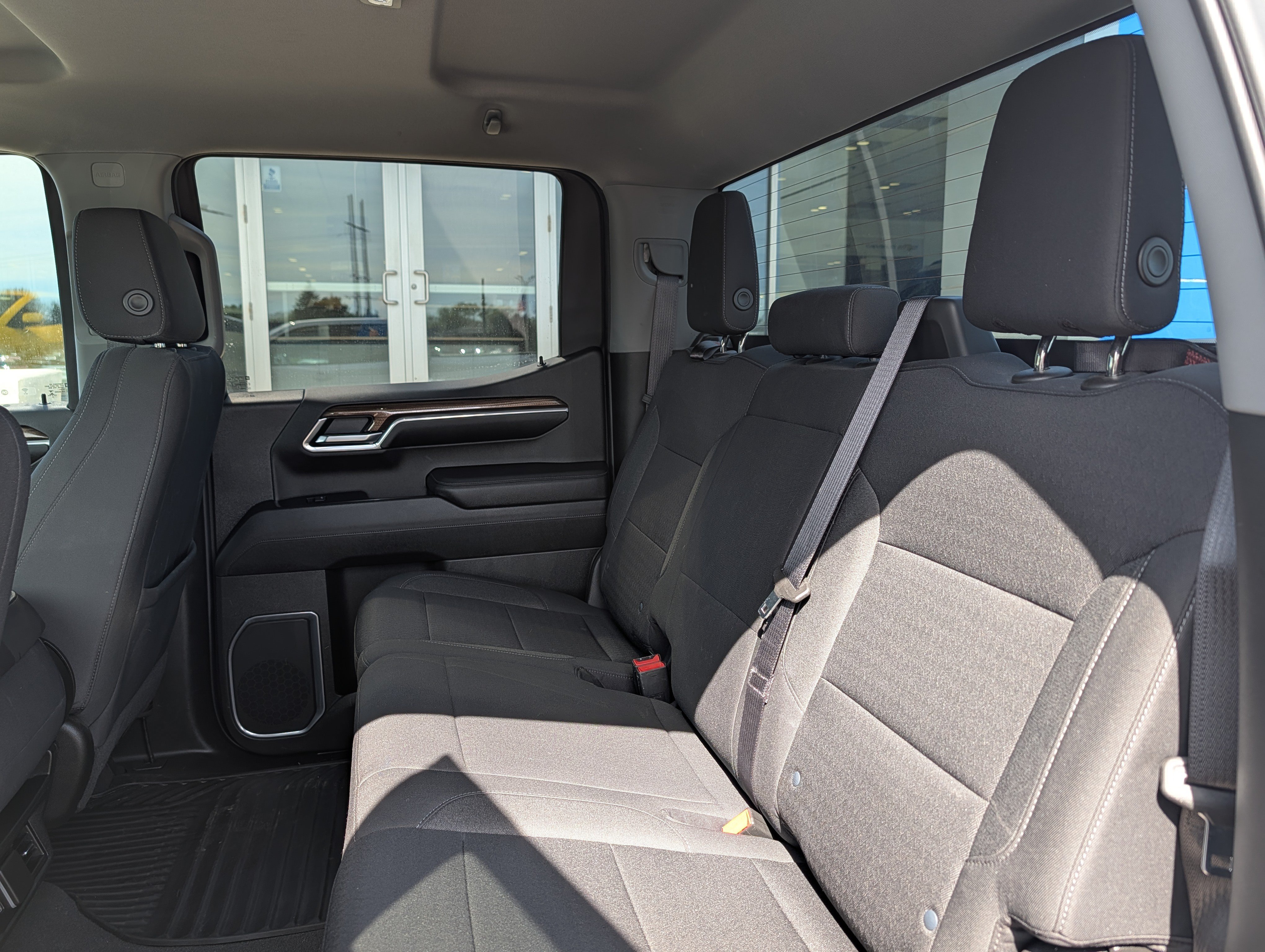 Used 2022 Chevrolet Silverado 1500 LT AWD/4WD image 9