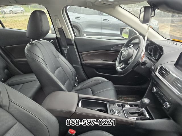 Used 2018 MAZDA MAZDA3 Grand Touring w/ Premium Equipment Package FWD image 9