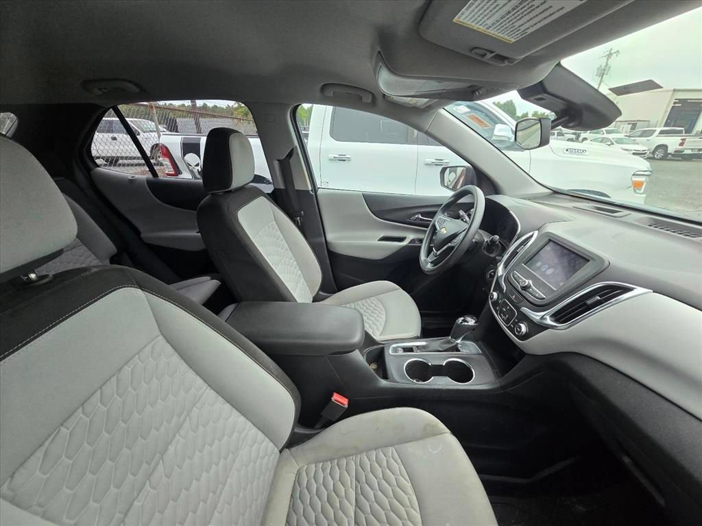 Used 2020 Chevrolet Equinox LS w/ LPO, Floor Liner Package FWD image 9