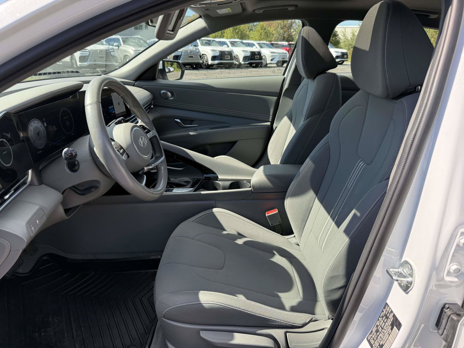 Used 2024 Hyundai Elantra SEL w/ Convenience Package FWD image 13