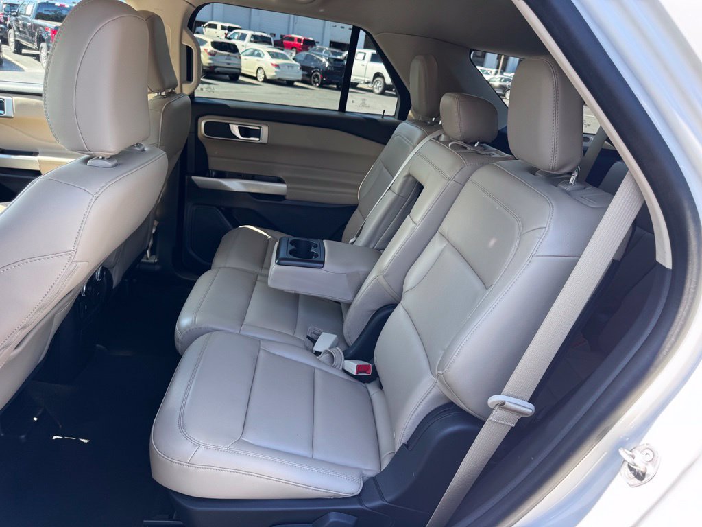Used 2022 Ford Explorer XLT w/ Equipment Group 202A AWD/4WD image 29