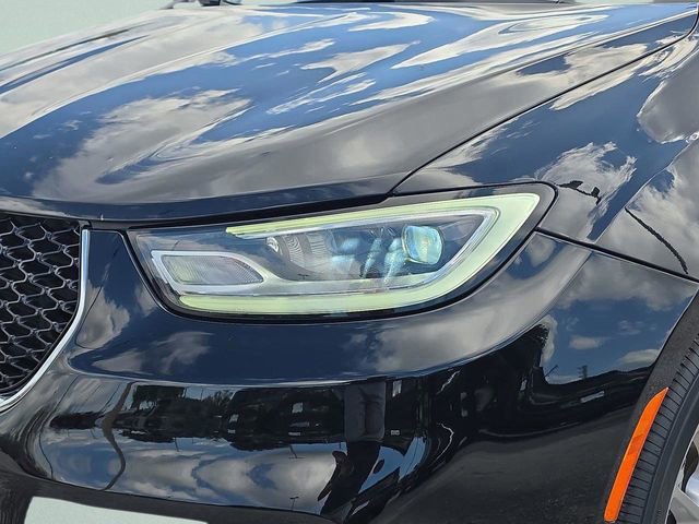 Certified 2024 Chrysler Pacifica Touring-L image 13