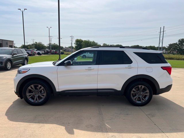 Used 2023 Ford Explorer XLT w/ Equipment Group 202A AWD/4WD image 5