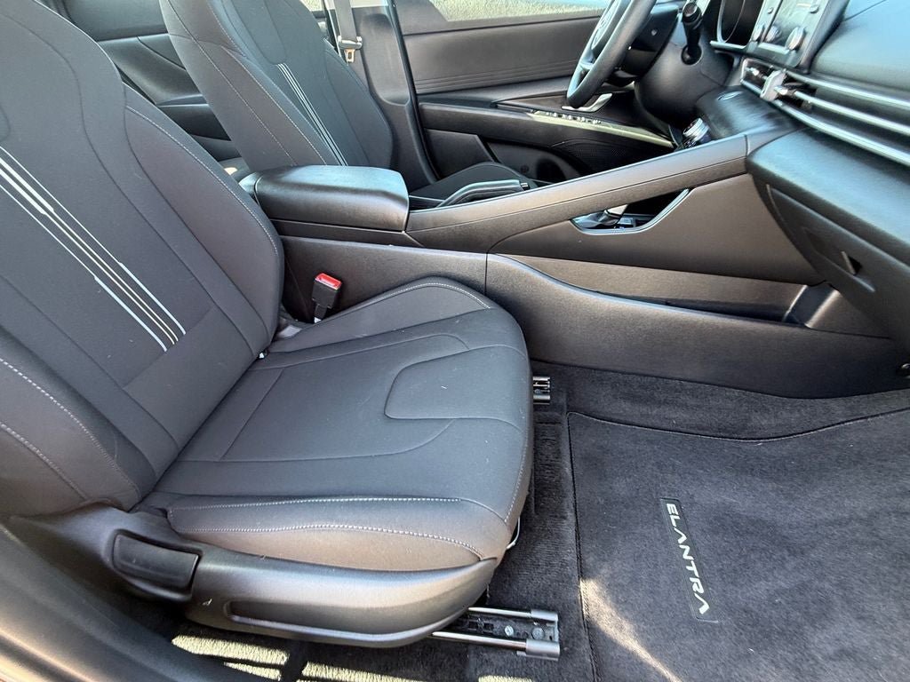 Used 2022 Hyundai Elantra SEL FWD image 10