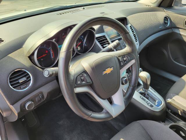 Used 2014 Chevrolet Cruze LT w/ Technology Package FWD image 9
